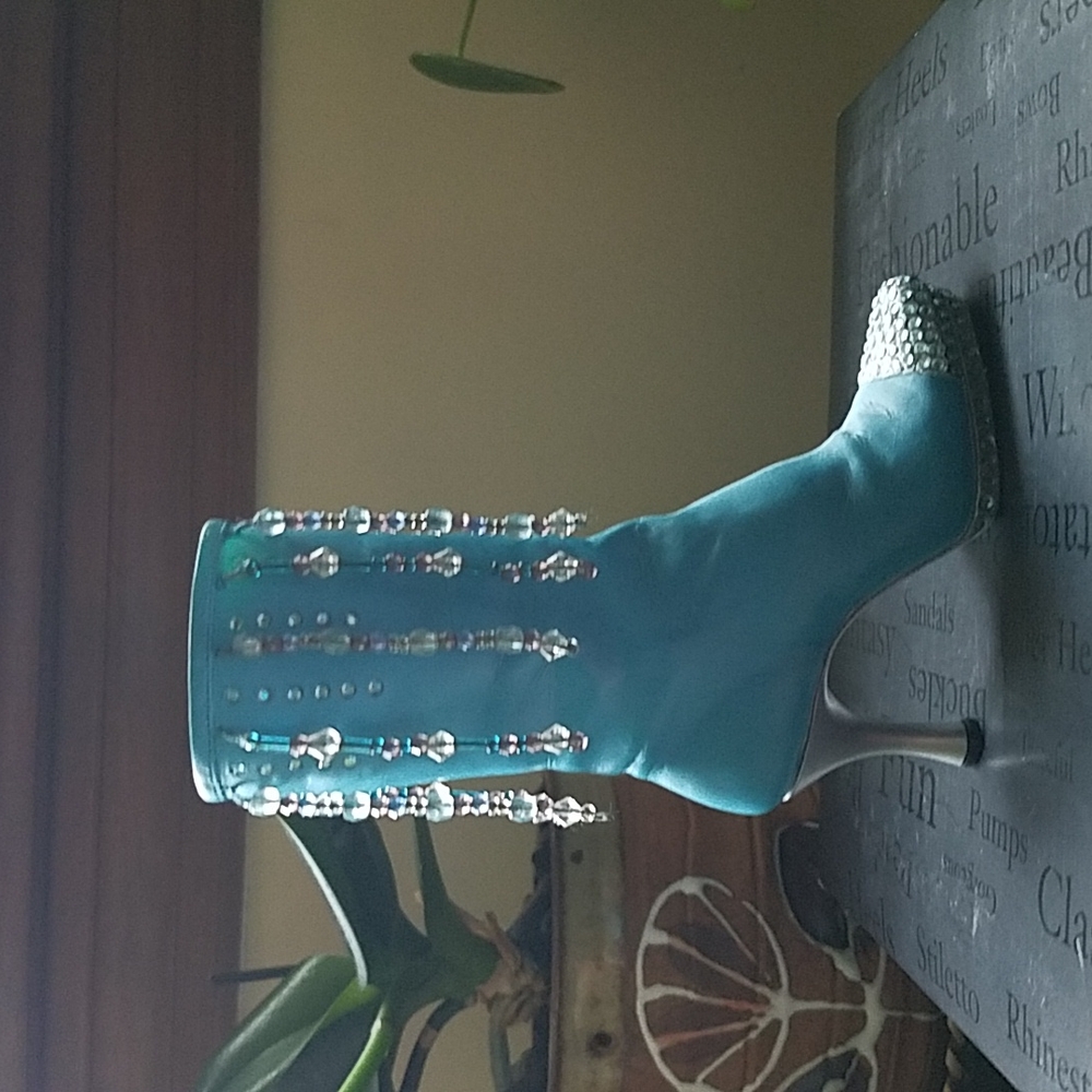 Just the Right Shoe Groovy Baby